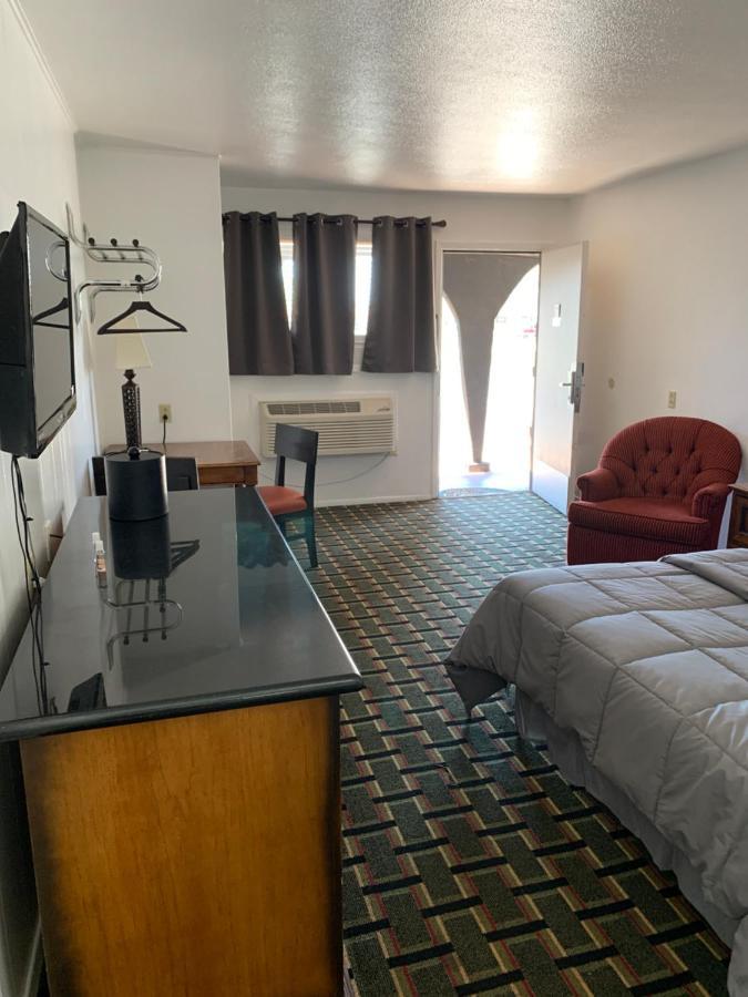 Rodeway Inn & Suites Raton Esterno foto