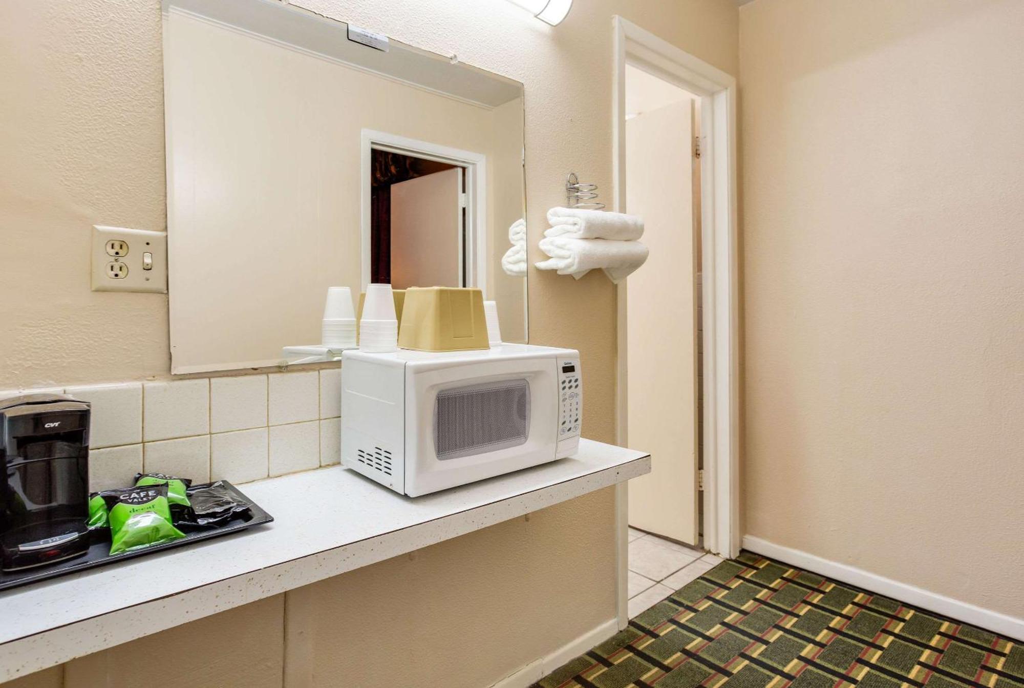 Rodeway Inn & Suites Raton Esterno foto