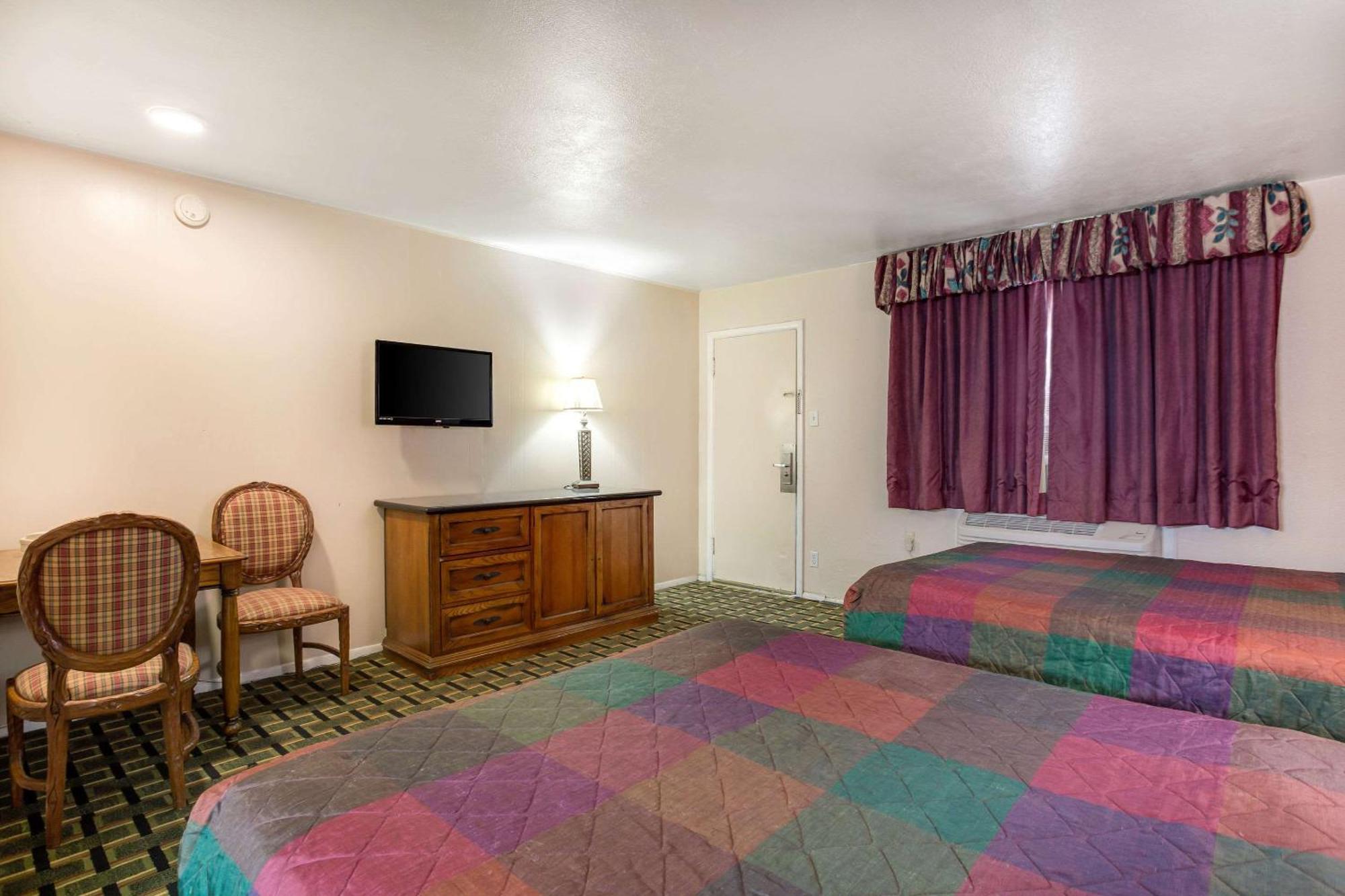 Rodeway Inn & Suites Raton Esterno foto
